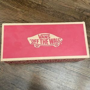 BRAND NEW Old Skool Black/White Vans